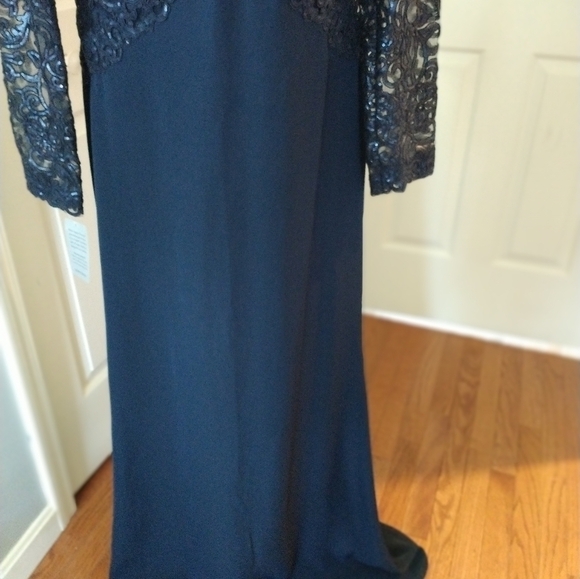 Tadashi Shoji  "Allyson" Navy  Embroidery Bodice Evening Gown 14 New With Tags - Picture 8 of 13